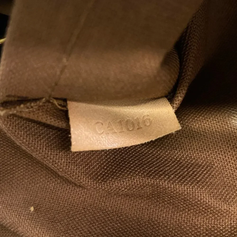 Louis Vuitton Sac Bosphore Monogram Handbag M40043